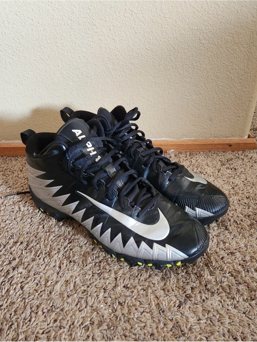 Nike Black & Silver Football Cleats Size 11 Mens